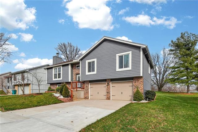 14417 St Andrews Drive, Grandview, MO 64030