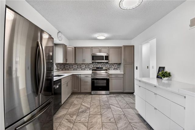 14417 St Andrews Drive, Grandview, MO 64030