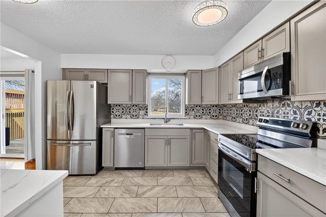 14417 St Andrews Drive, Grandview, MO 64030