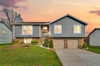 14417 St Andrews Drive, Grandview, MO 64030