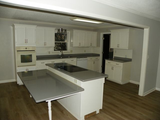 136 S Arrowhead Dr, Mcminnville, TN 37110