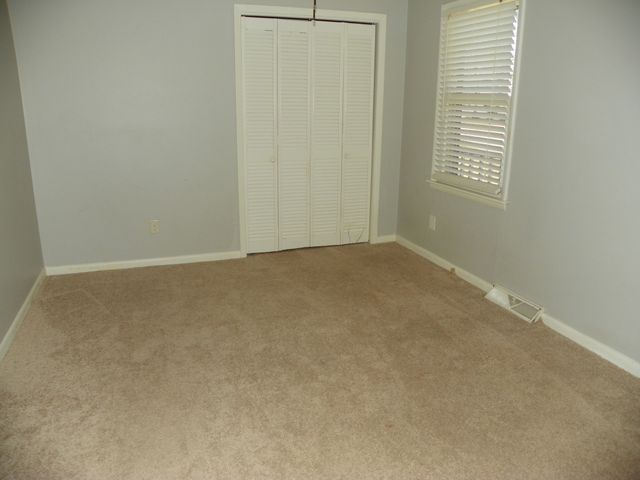 136 S Arrowhead Dr, Mcminnville, TN 37110