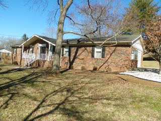 136 S Arrowhead Dr, Mcminnville, TN 37110