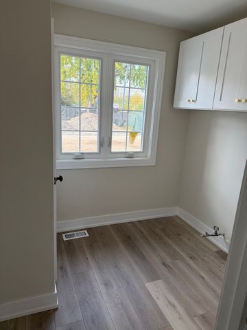 9037 W 111 Street, Palos Hills, IL 60465