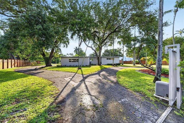 11665 W Biscayne Canal Rd, Miami, FL 33161