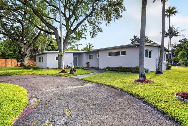 11665 W Biscayne Canal Rd, Miami, FL 33161