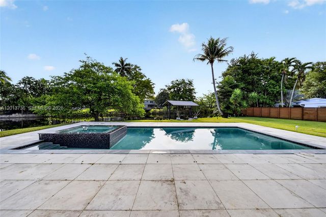 11665 W Biscayne Canal Rd, Miami, FL 33161