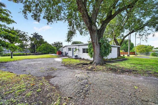 11665 W Biscayne Canal Rd, Miami, FL 33161