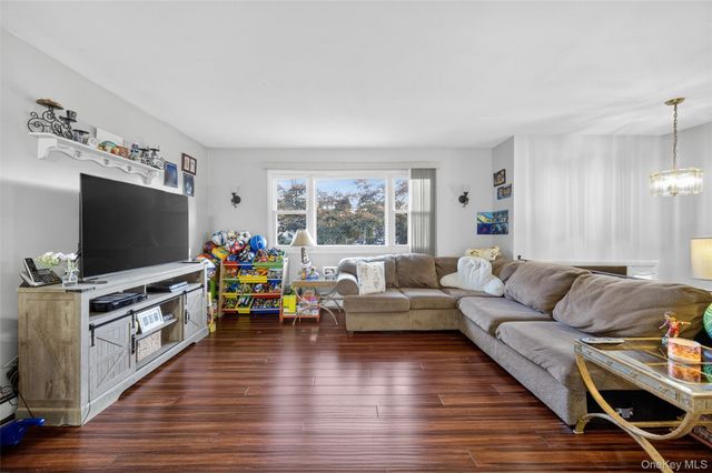 5 David Court, Poughkeepsie, NY 12603