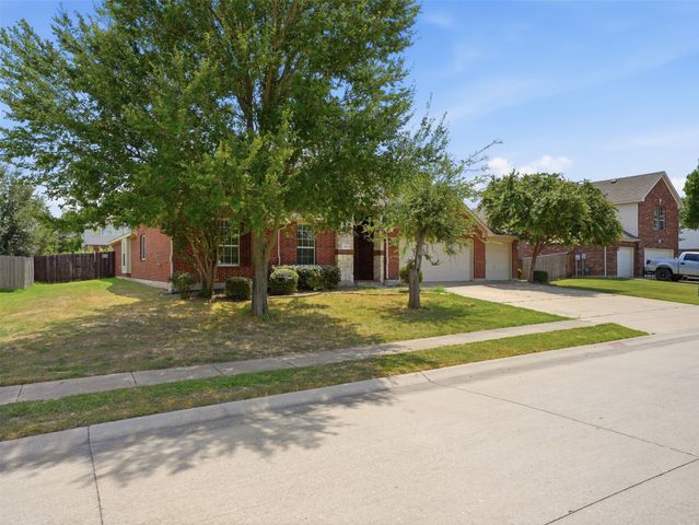 3011 Clear Springs Drive, Forney, TX 75126