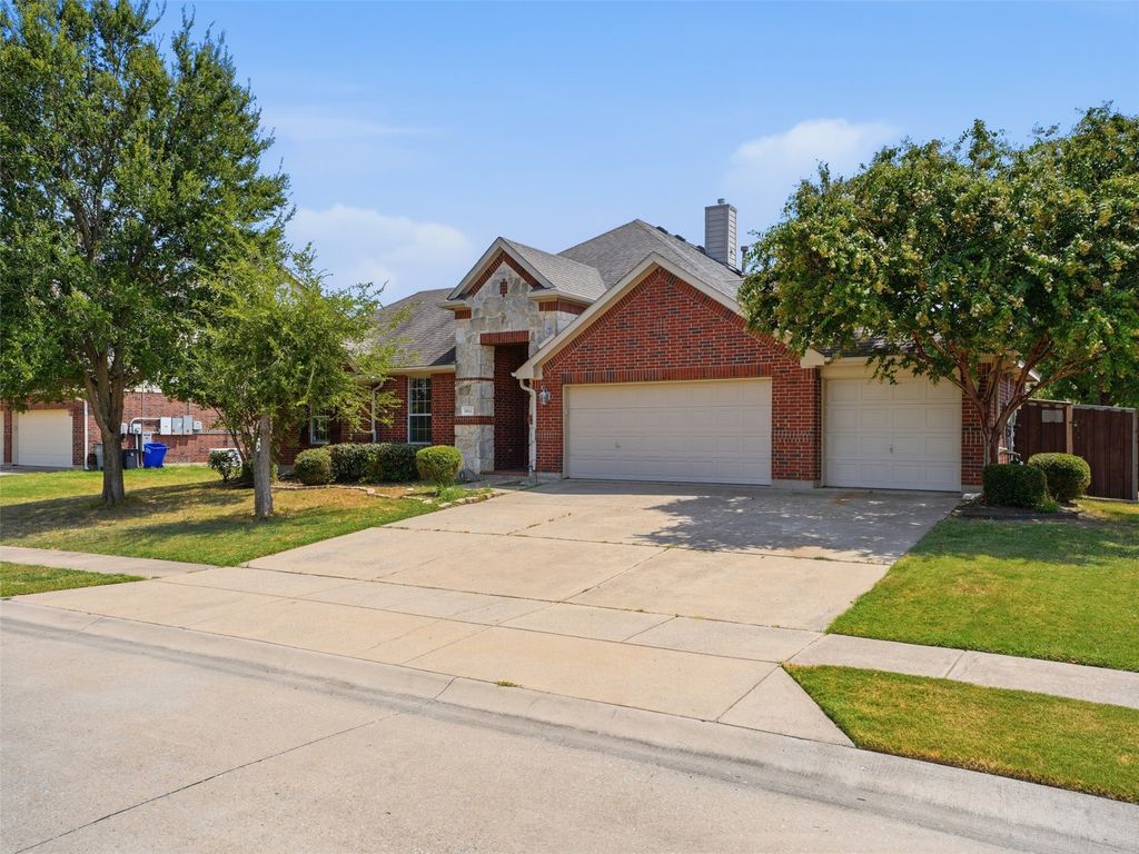 3011 Clear Springs Drive, Forney, TX 75126