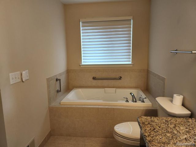 14817 Kings Mill Drive 47, Utica, MI 48315