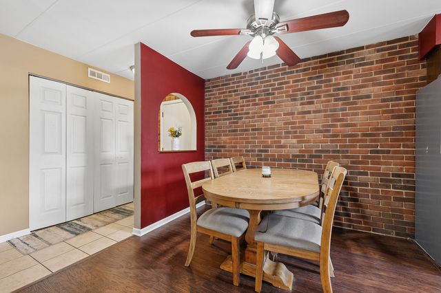 1940 183rd Street 2C, Homewood, IL 60430