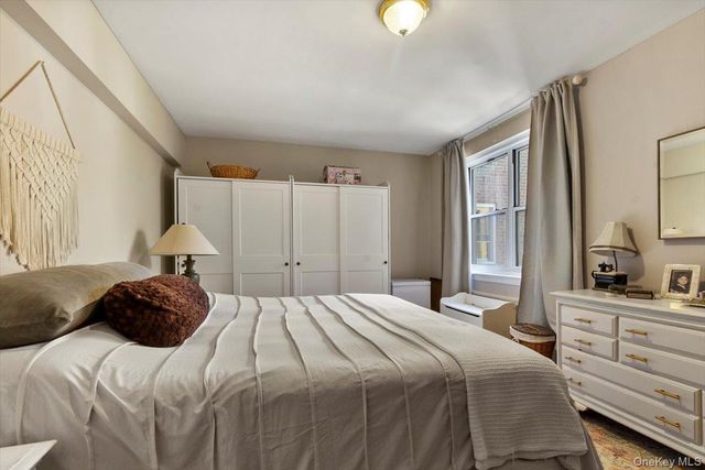 279 N BROADWAY 6C, Yonkers, NY 10701