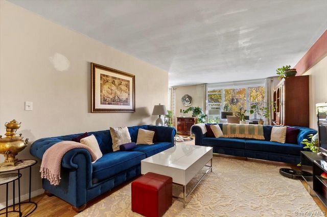 279 N BROADWAY 6C, Yonkers, NY 10701