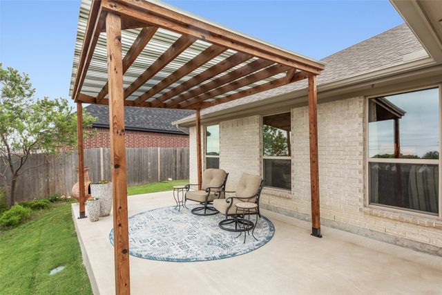 6921 Trail Rock Drive, Benbrook, TX 76126