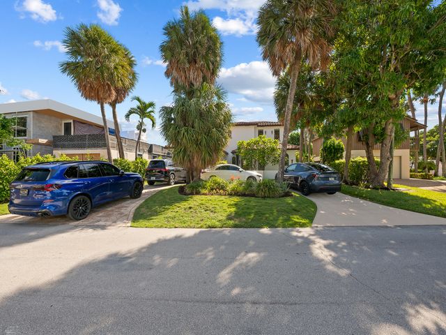 80 SE Olive Way, Boca Raton, FL 33432