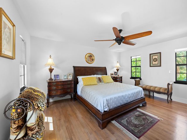 80 SE Olive Way, Boca Raton, FL 33432