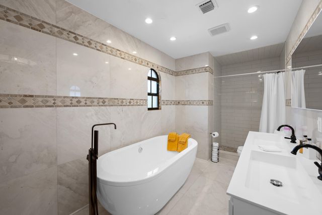 80 SE Olive Way, Boca Raton, FL 33432