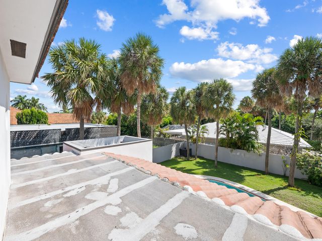 80 SE Olive Way, Boca Raton, FL 33432
