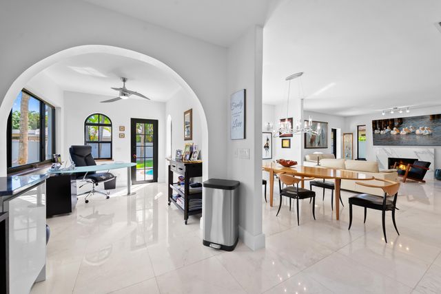 80 SE Olive Way, Boca Raton, FL 33432