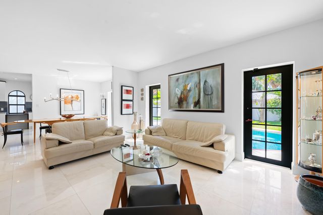 80 SE Olive Way, Boca Raton, FL 33432