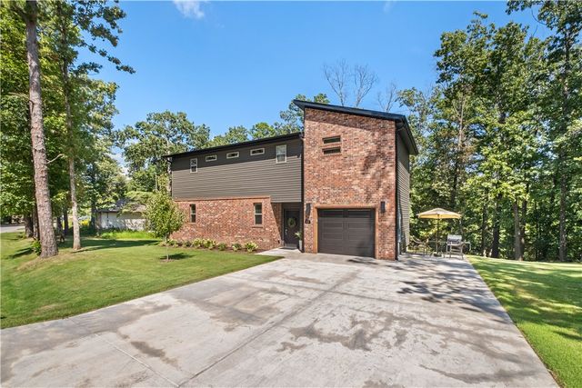43 Saint Austell Drive, Bella Vista, AR 72714