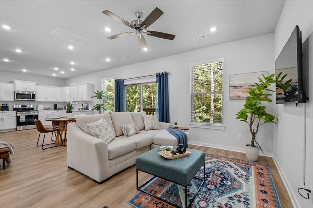 43 Saint Austell Drive, Bella Vista, AR 72714