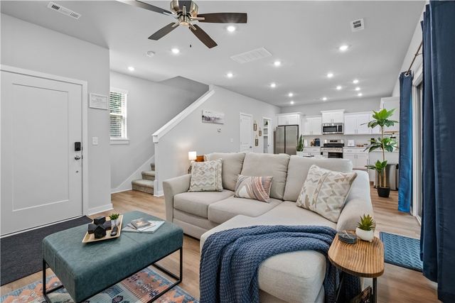 43 Saint Austell Drive, Bella Vista, AR 72714