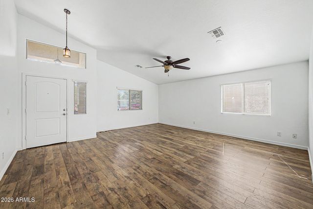 9018 W GLOBE Avenue, Tolleson, AZ 85353