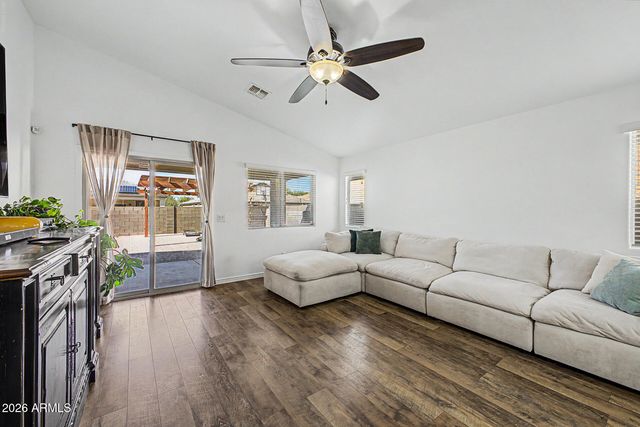 9018 W GLOBE Avenue, Tolleson, AZ 85353