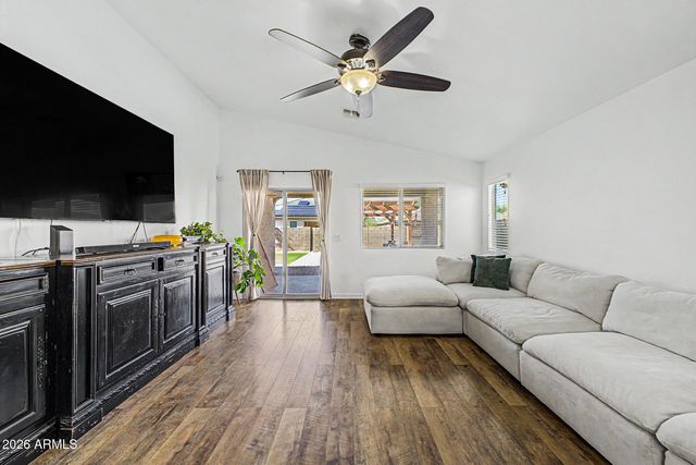 9018 W GLOBE Avenue, Tolleson, AZ 85353