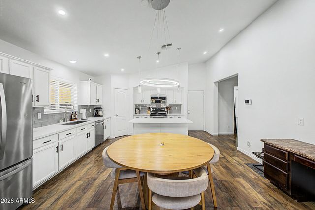 9018 W GLOBE Avenue, Tolleson, AZ 85353