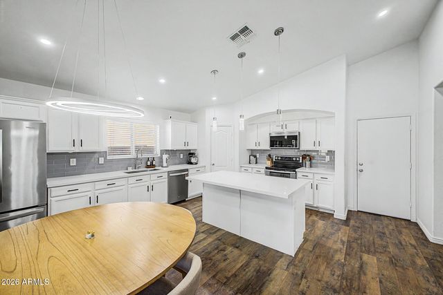 9018 W GLOBE Avenue, Tolleson, AZ 85353