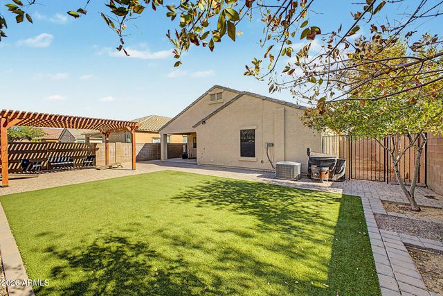 9018 W GLOBE Avenue, Tolleson, AZ 85353