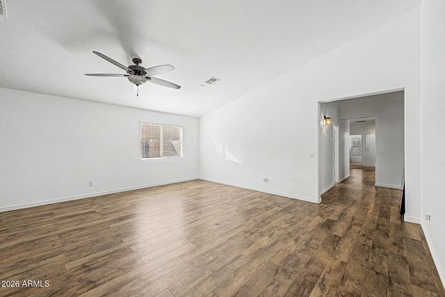 9018 W GLOBE Avenue, Tolleson, AZ 85353