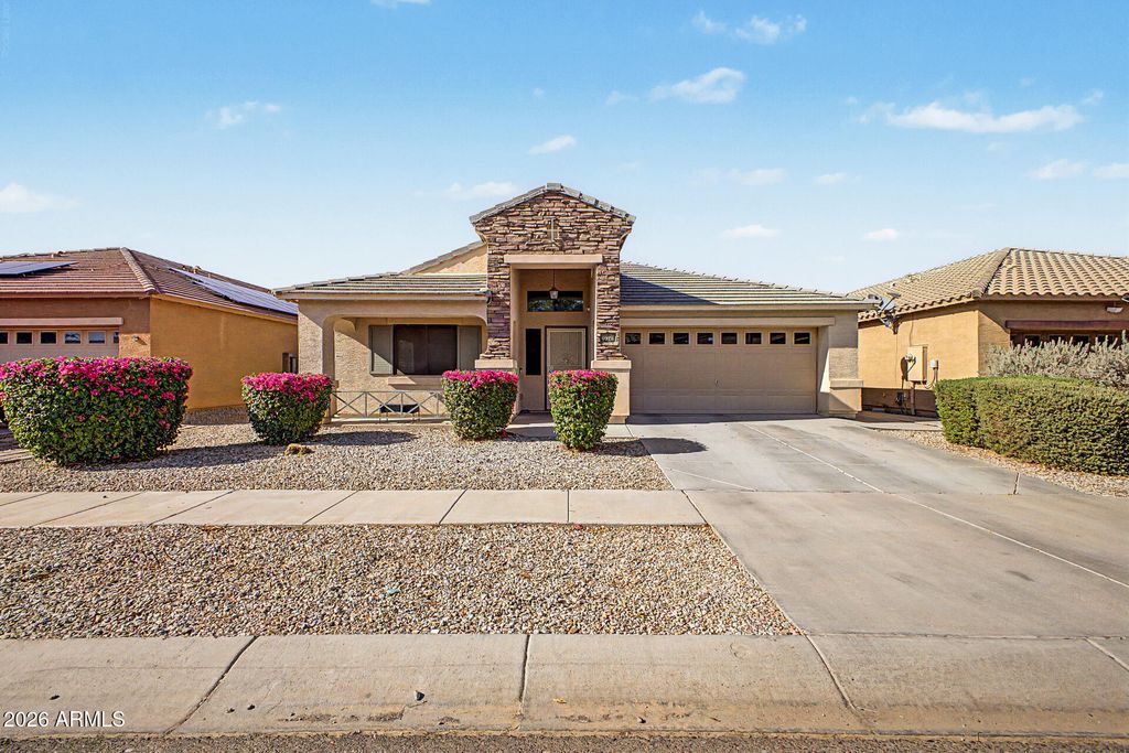 9018 W GLOBE Avenue, Tolleson, AZ 85353
