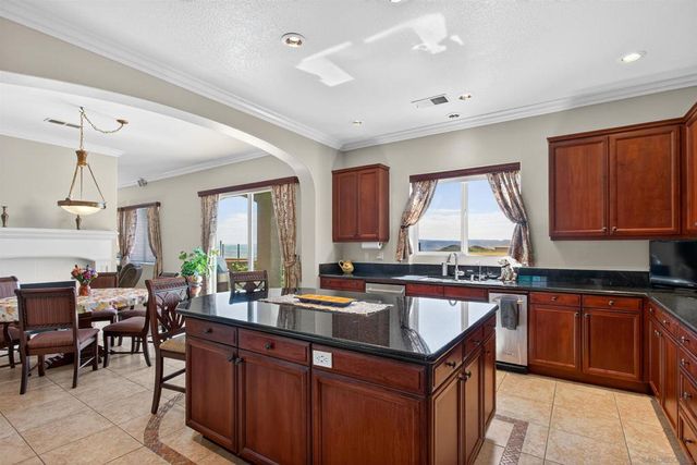 18410 Lakepointe Dr, Riverside, CA 92503