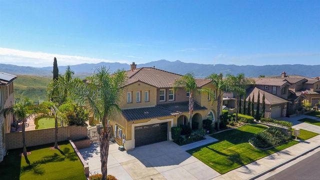 18410 Lakepointe Dr, Riverside, CA 92503