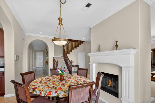 18410 Lakepointe Dr, Riverside, CA 92503