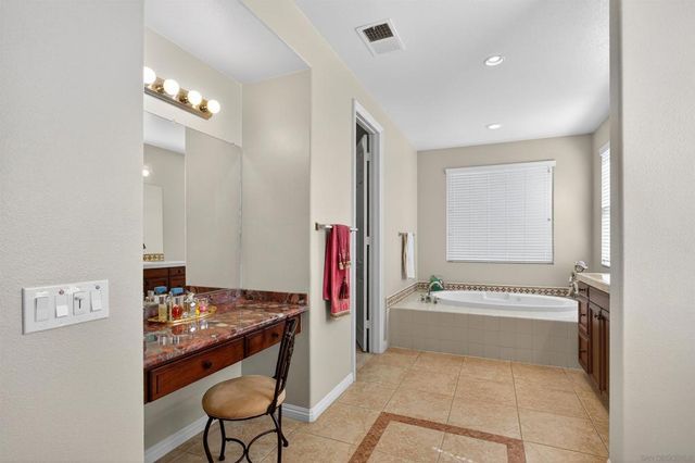 18410 Lakepointe Dr, Riverside, CA 92503