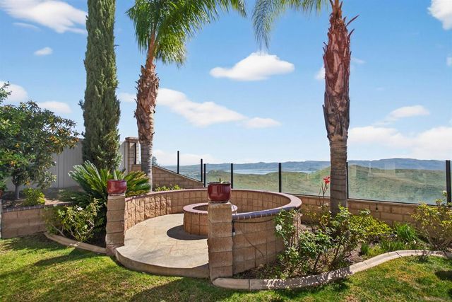 18410 Lakepointe Dr, Riverside, CA 92503