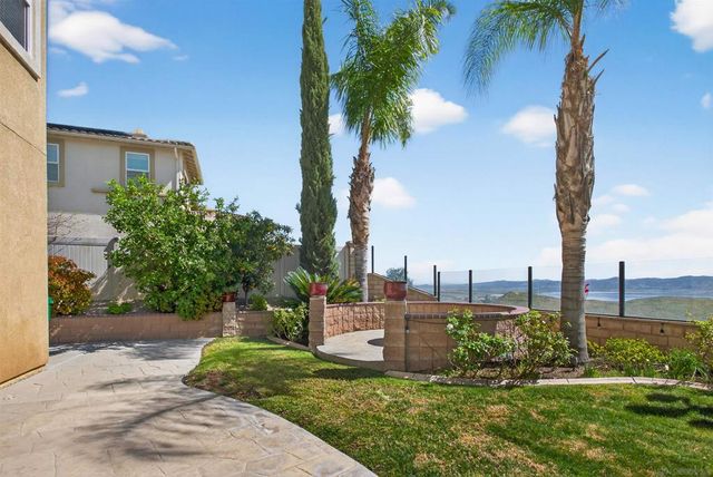 18410 Lakepointe Dr, Riverside, CA 92503