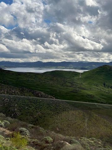 18410 Lakepointe Dr, Riverside, CA 92503