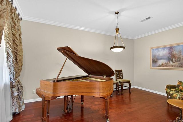 18410 Lakepointe Dr, Riverside, CA 92503