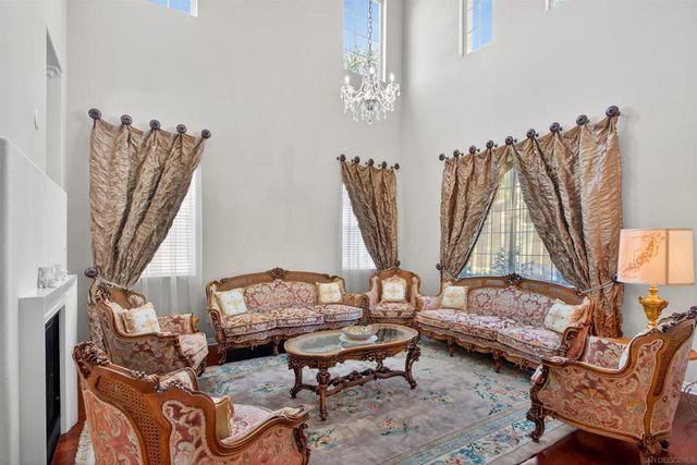 18410 Lakepointe Dr, Riverside, CA 92503