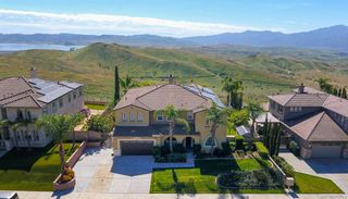 18410 Lakepointe Dr, Riverside, CA 92503