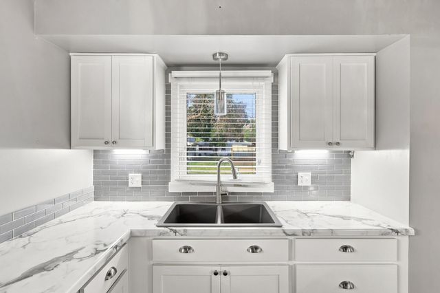 11550 Kumquat Street NW, Coon Rapids, MN 55448