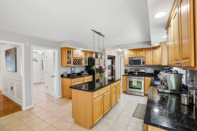 57 Mcintosh Road, Danville, NH 03819