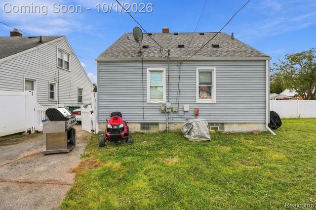 22376 Firwood Avenue, Eastpointe, MI 48021